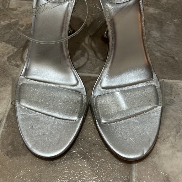 Marc Fisher Like New Calisty Strappy Heeled Silver/Clear Sandal 10 - Picture 3 of 16